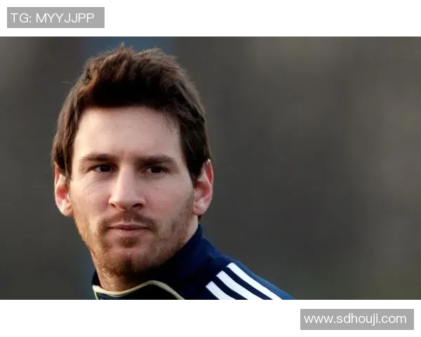 足球明星穿西装帅气写真展现男生魅力与风采的完美结合 足球明星穿西装帅气写真展现男生魅力与风采的完美结合