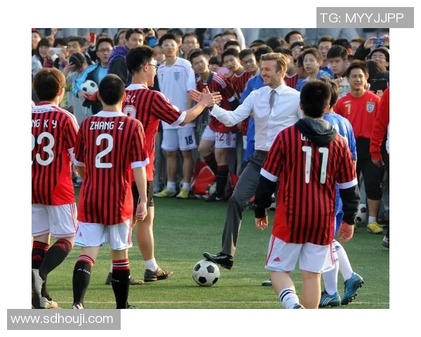 当今足球明星的职业生涯发展与社会影响力全面分析