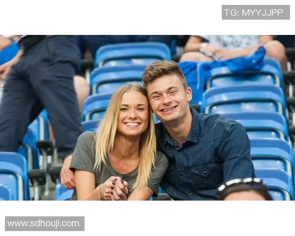 足球明星与女友的浪漫旅程揭示爱情背后的故事与挑战 足球明星与女友的浪漫旅程揭示爱情背后的故事与挑战