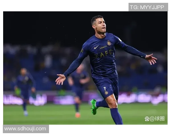 足球明星的12岁儿子展现惊人天赋引发媒体热议与关注